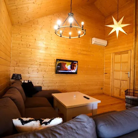 Caloroczny Tel 512-589-997 度假居 波伊兹