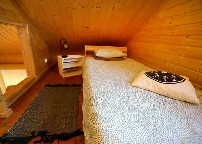 Caloroczny Tel 512-589-997 Holiday home *